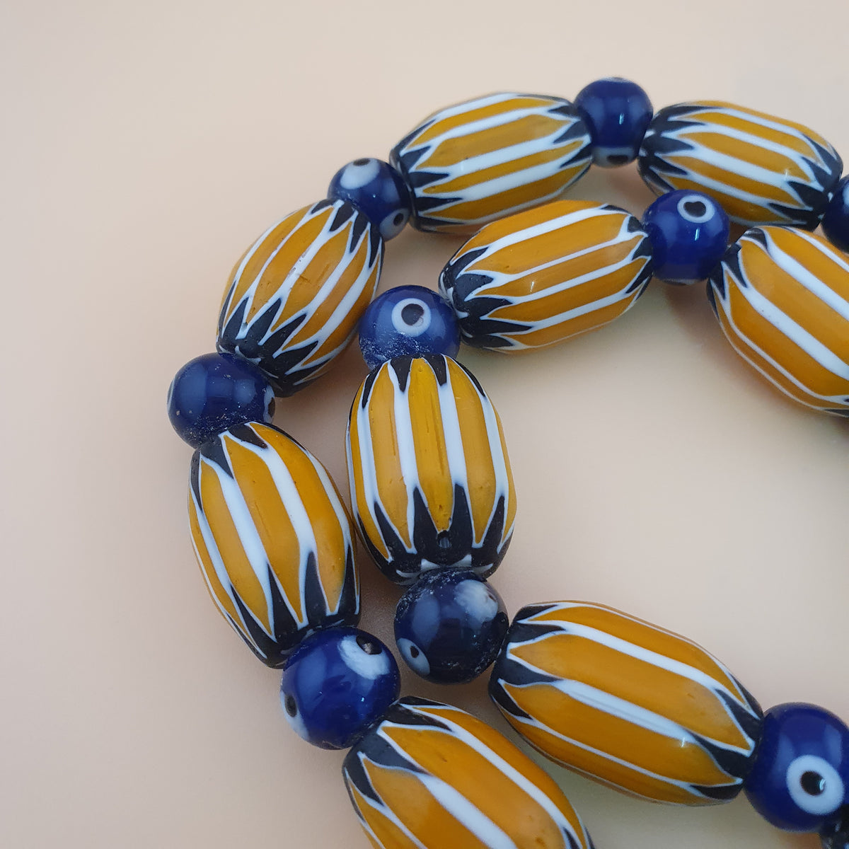 Collier de perles de verre chevron et yeux de Nazar style vénitien vintage