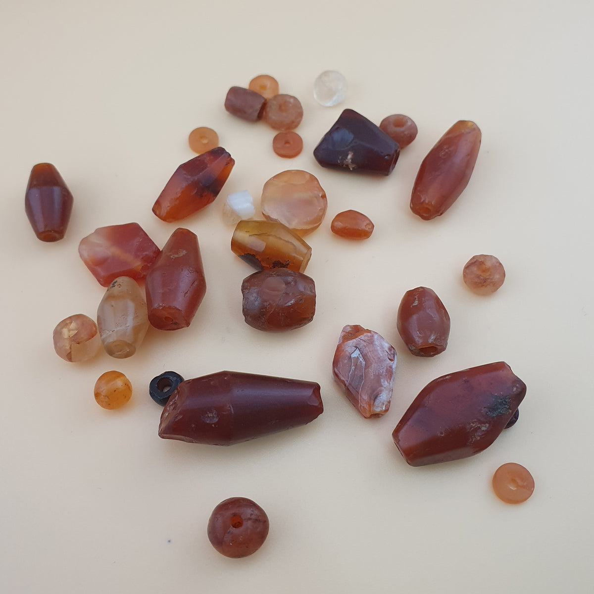 Perles anciennes authentiques en cornaline du Mali