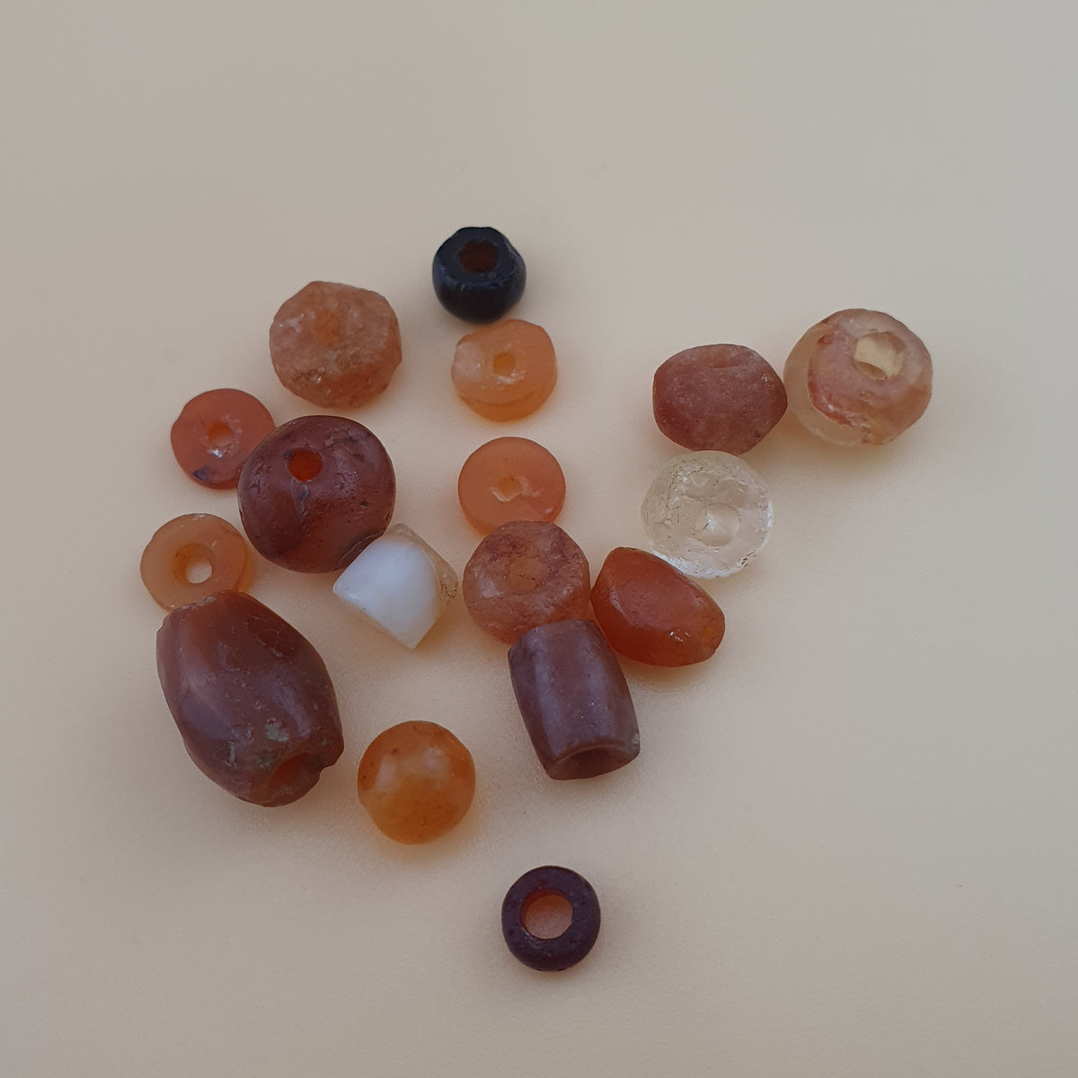 Perles anciennes authentiques en cornaline du Mali