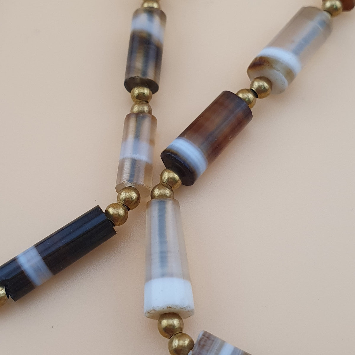 Collier de perles d'agate yéménites authentiques antiques 22 pouces