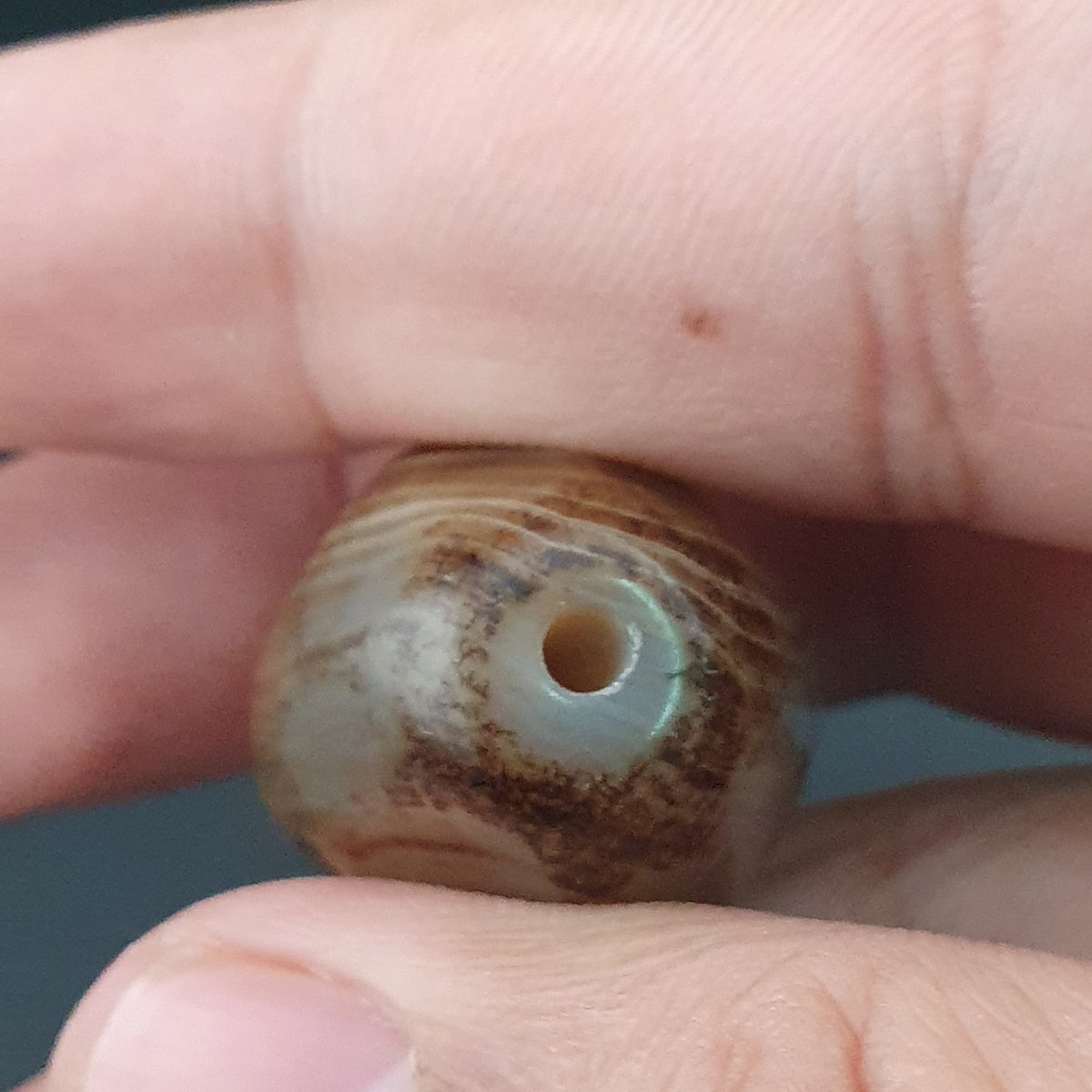 Vintage Suliemani Eye Agate Bead Amulet: Natural Gemstone (32.4mm)