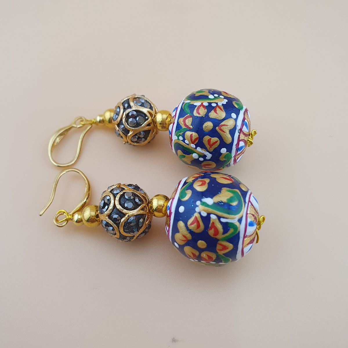 Boucles d'oreilles pendantes en émail faites à la main : Design afghan plaqué or
