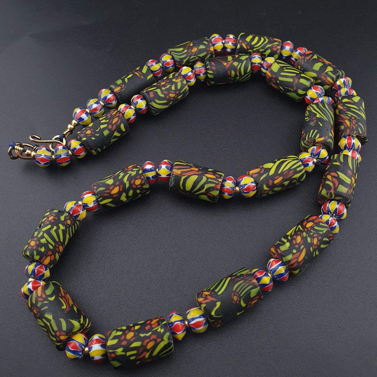 Collier vintage de perles de verre Gabri Eyes et Chevron style vénitien