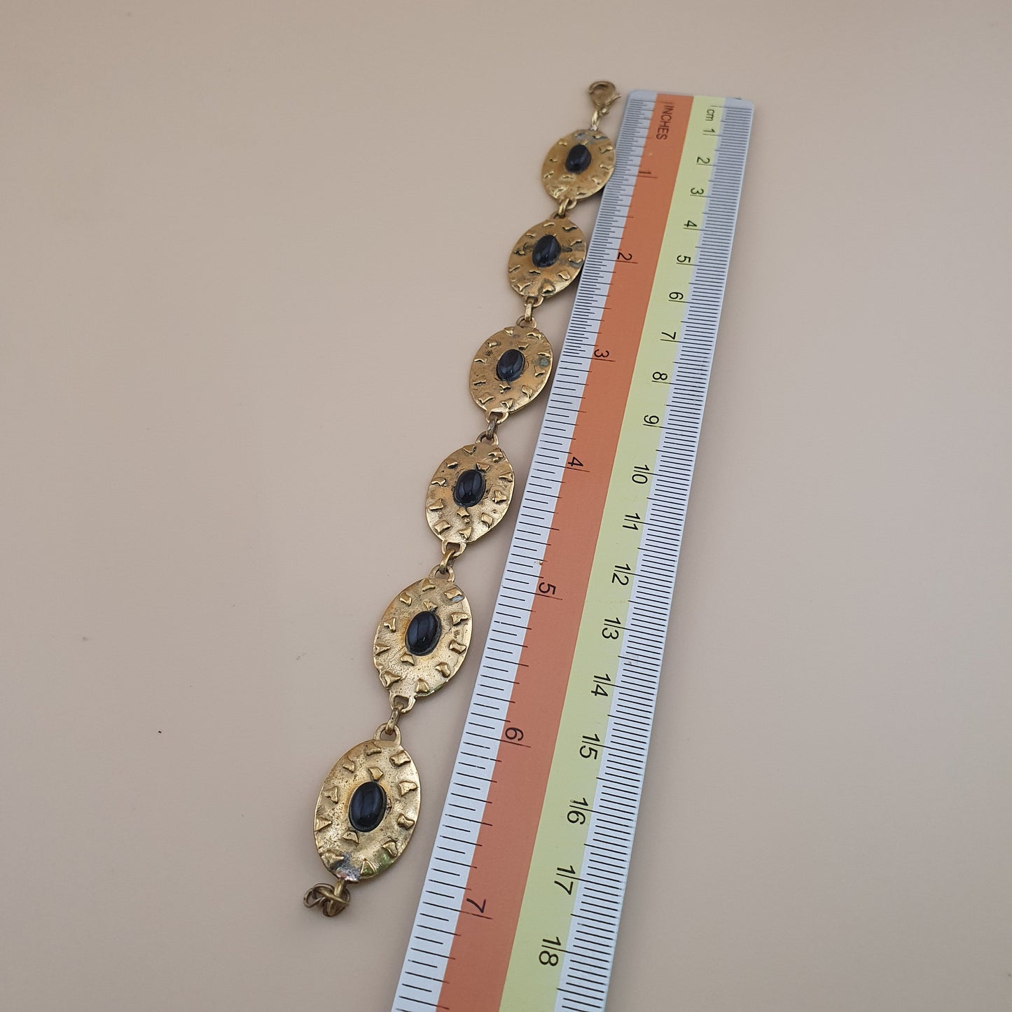 Geometrisches Vintage-Armband aus Messing und Onyx