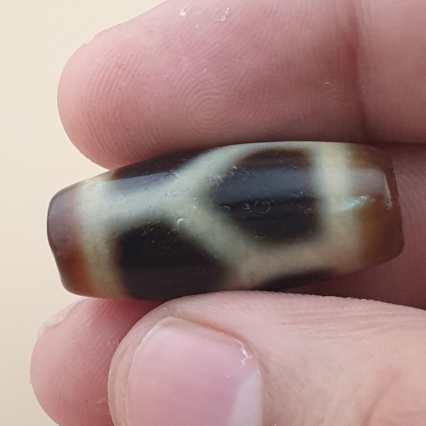 Vintage Chain Link Pattern Himalayan Tibetan Agate Dzi Bead Amulet