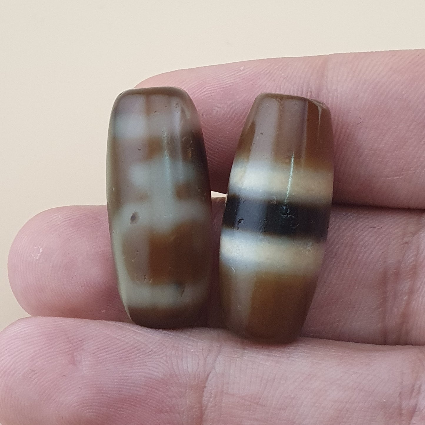 Vintage Himalayan Tibetan Treasure Vase & Stripe Pattern Agate Dzi Beads