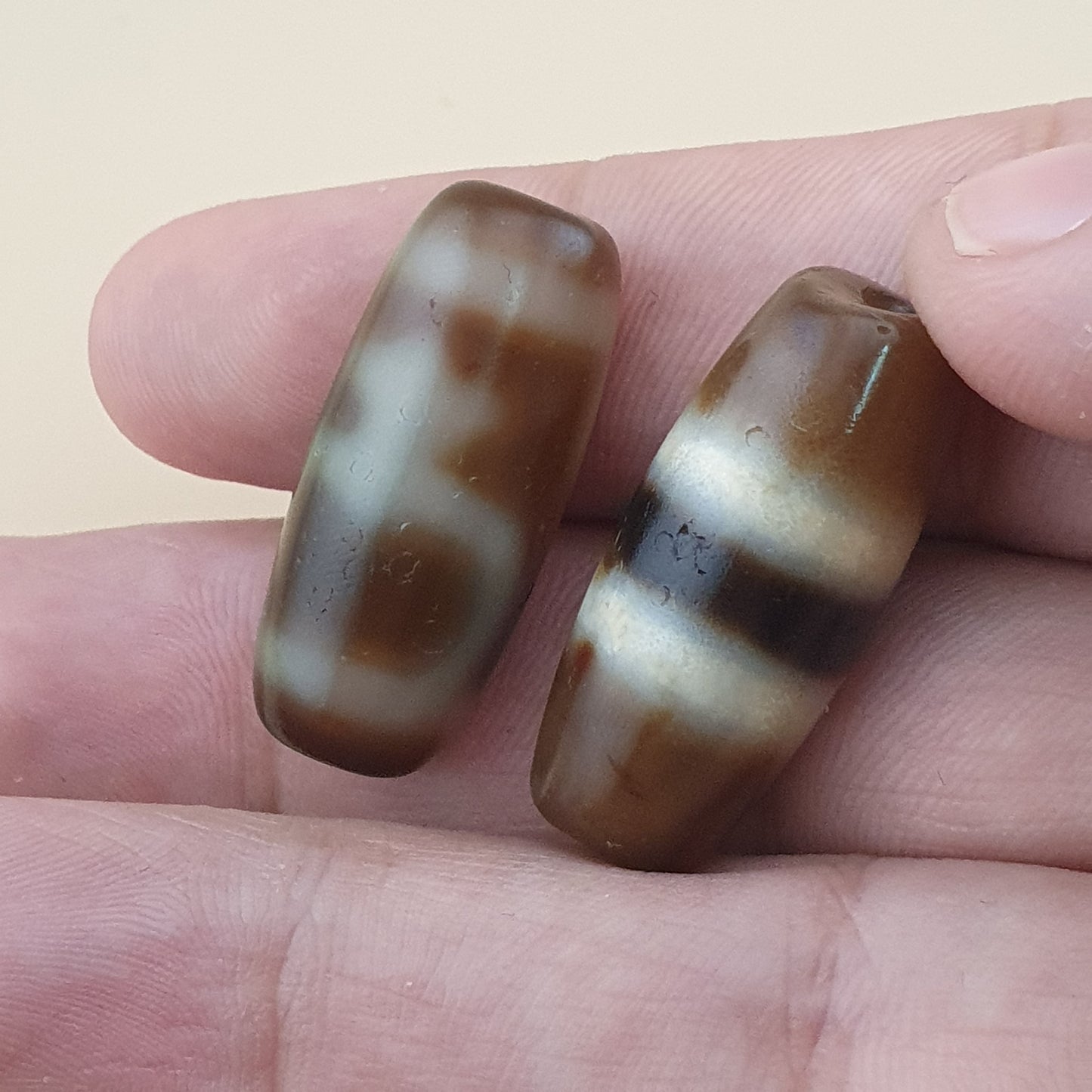 Vintage Himalayan Tibetan Treasure Vase & Stripe Pattern Agate Dzi Beads