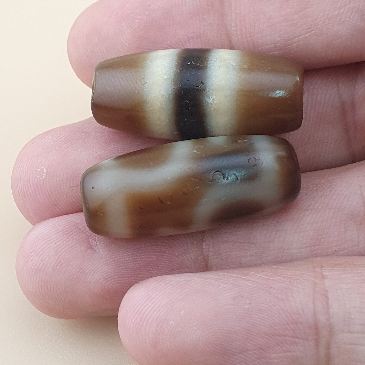 Vintage Himalayan Tibetan Treasure Vase & Stripe Pattern Agate Dzi Beads