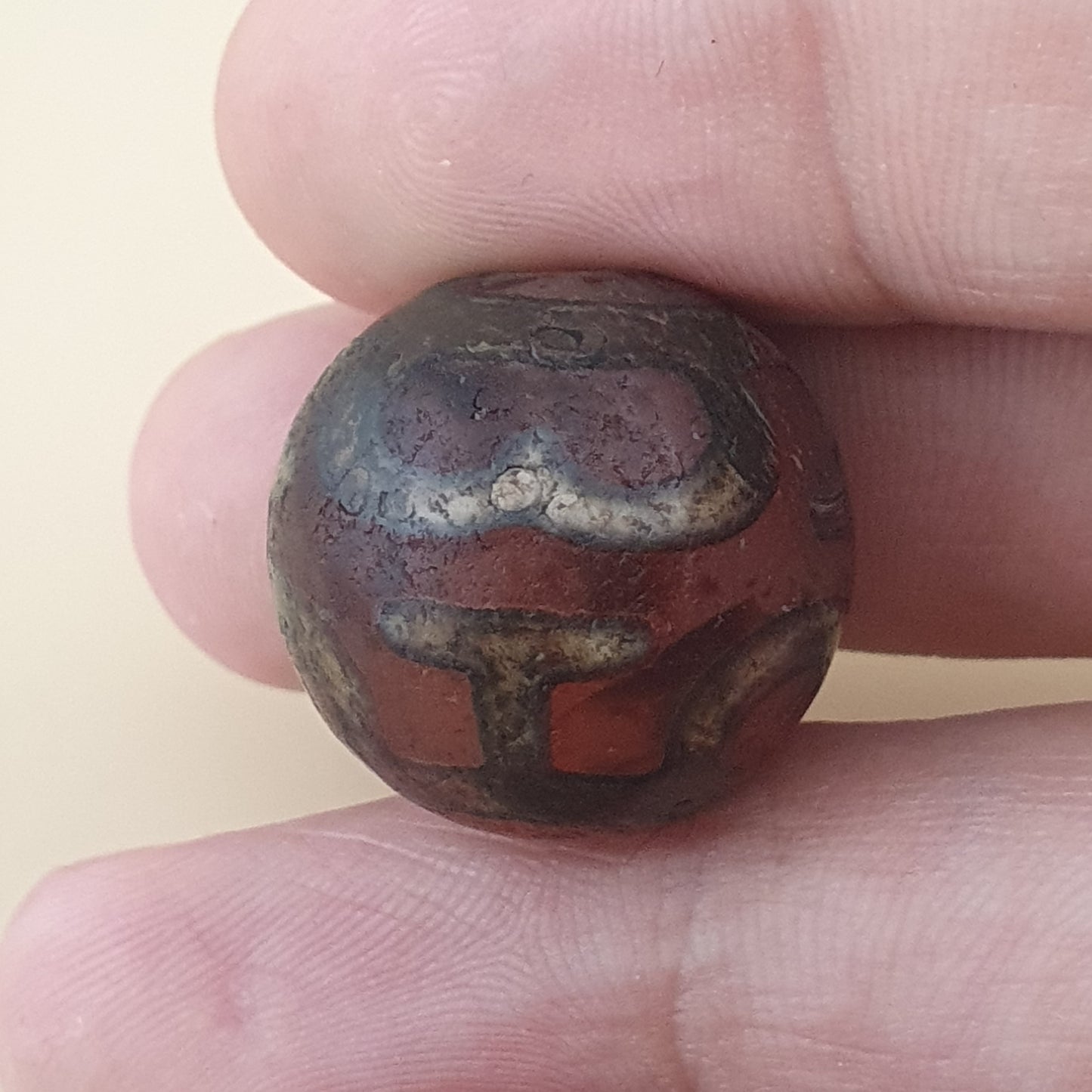 Vintage Carnelian Agate Treasure Vase Pattern Bead Amulet