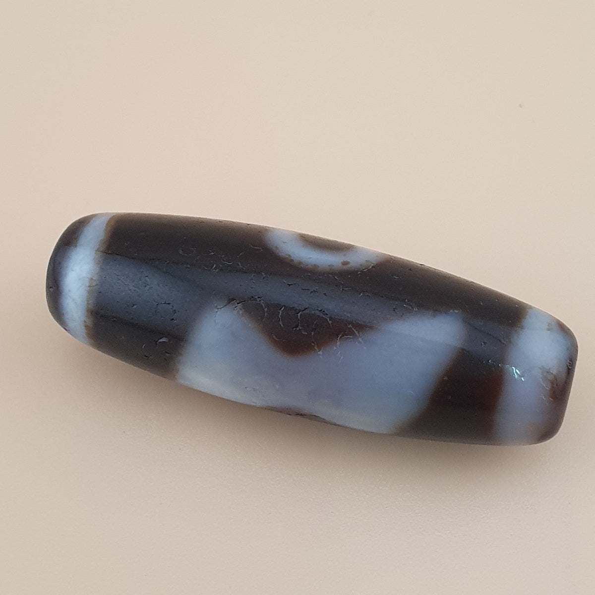 Charm en Agate du Tibet, motif floral himalayen, rare et vintage