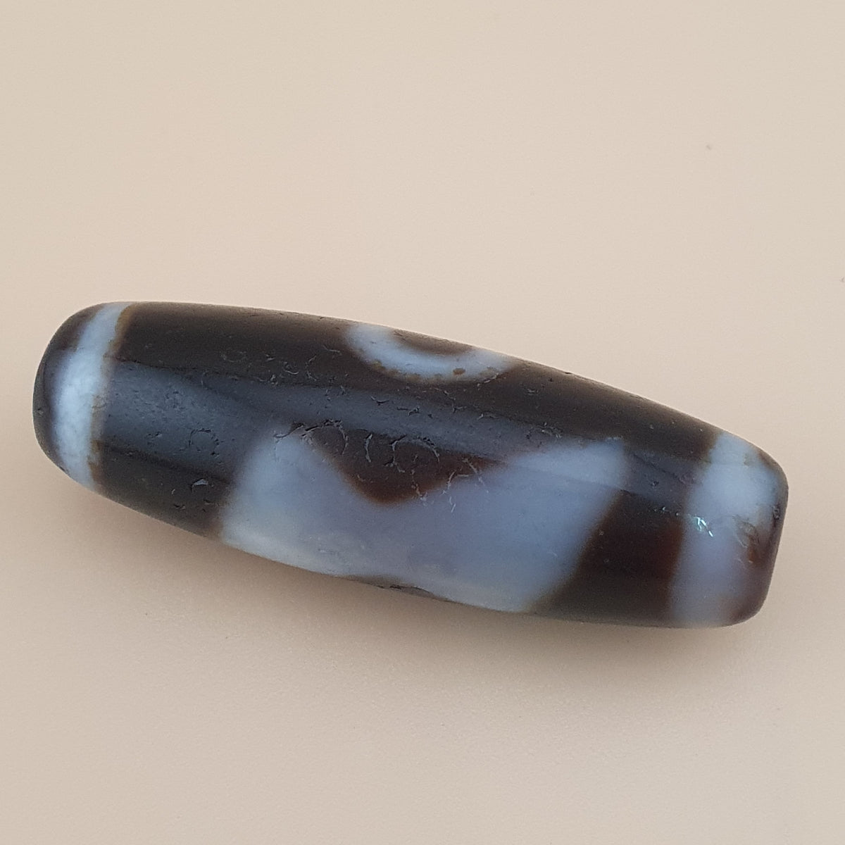 Charm en Agate du Tibet, motif floral himalayen, rare et vintage