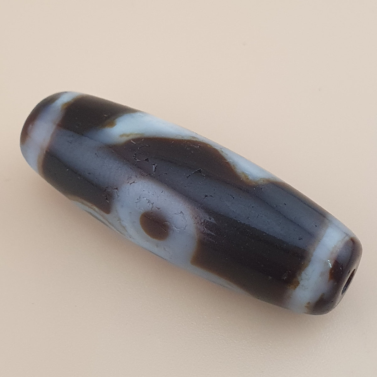 Charm en Agate du Tibet, motif floral himalayen, rare et vintage