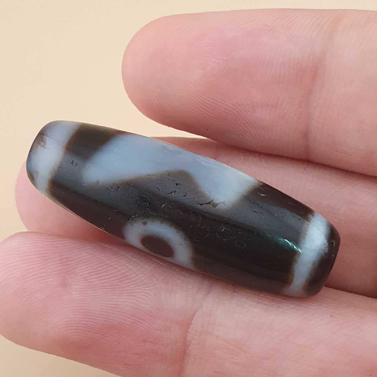 Charm en Agate du Tibet, motif floral himalayen, rare et vintage