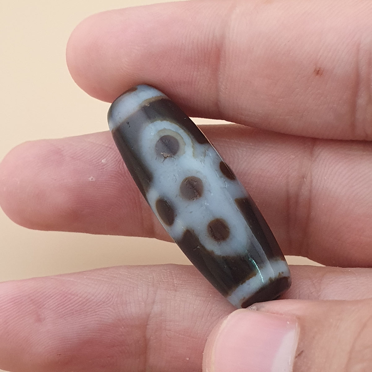 Charm en Agate du Tibet, motif floral himalayen, rare et vintage