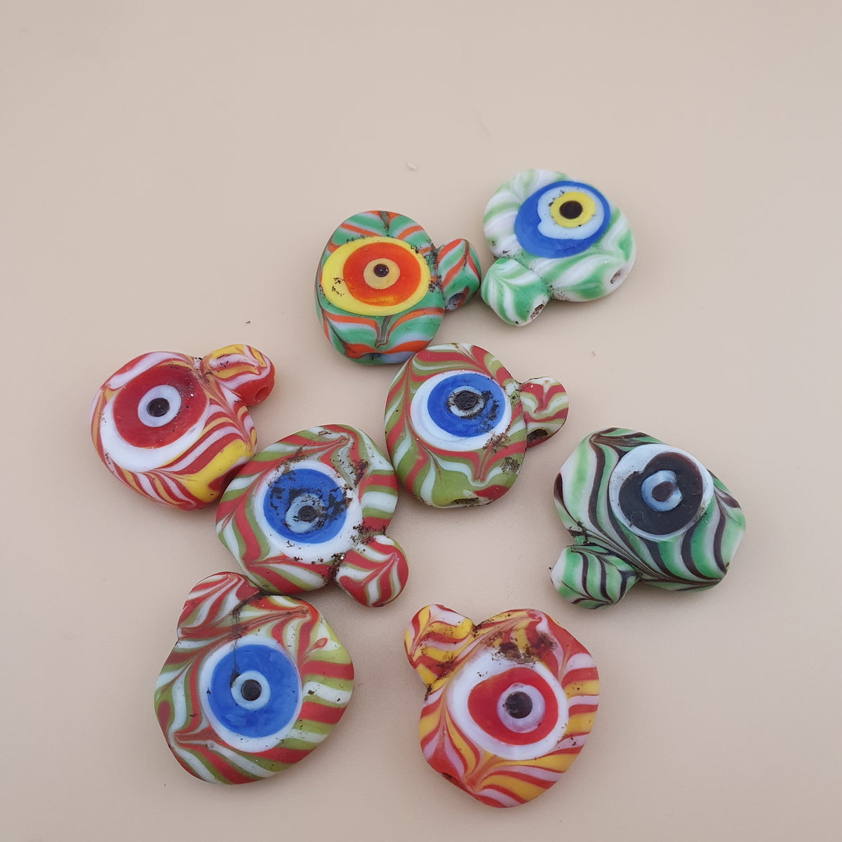 Vintage Venetian Style Feather Desgin Eyes Glass Bead Pendant Lot of 8