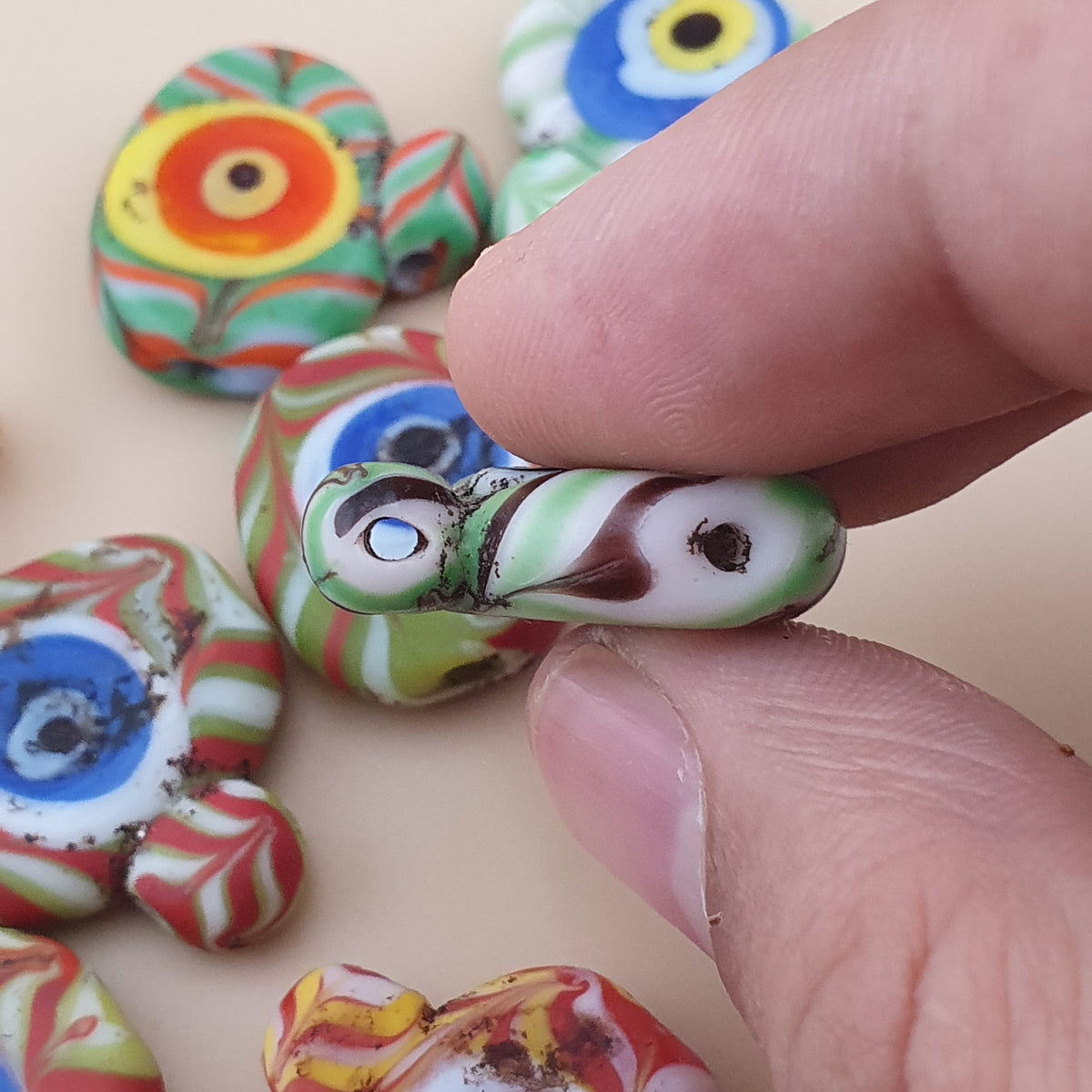 Vintage Venetian Style Feather Desgin Eyes Glass Bead Pendant Lot of 8