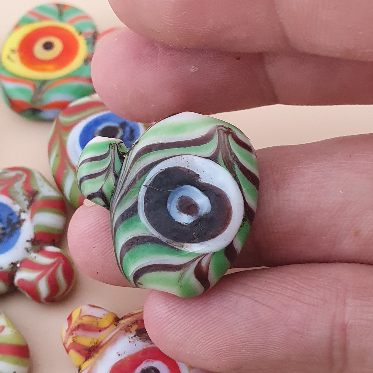 Vintage Venetian Style Feather Desgin Eyes Glass Bead Pendant Lot of 8