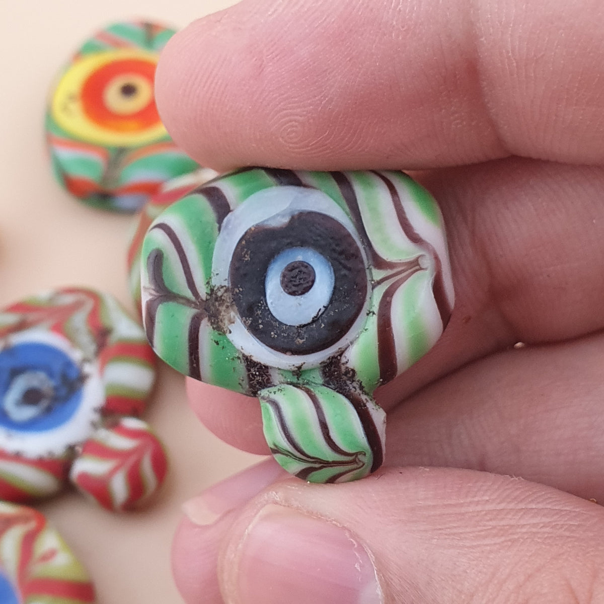 Vintage Venetian Style Feather Desgin Eyes Glass Bead Pendant Lot of 8