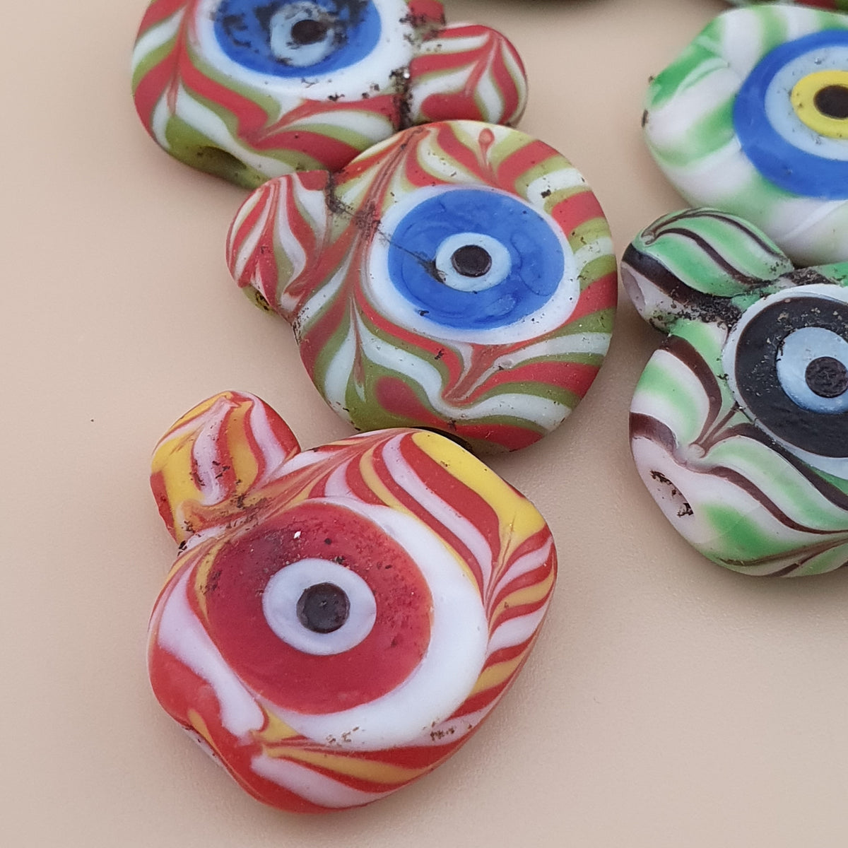 Vintage Venetian Style Feather Desgin Eyes Glass Bead Pendant Lot of 8