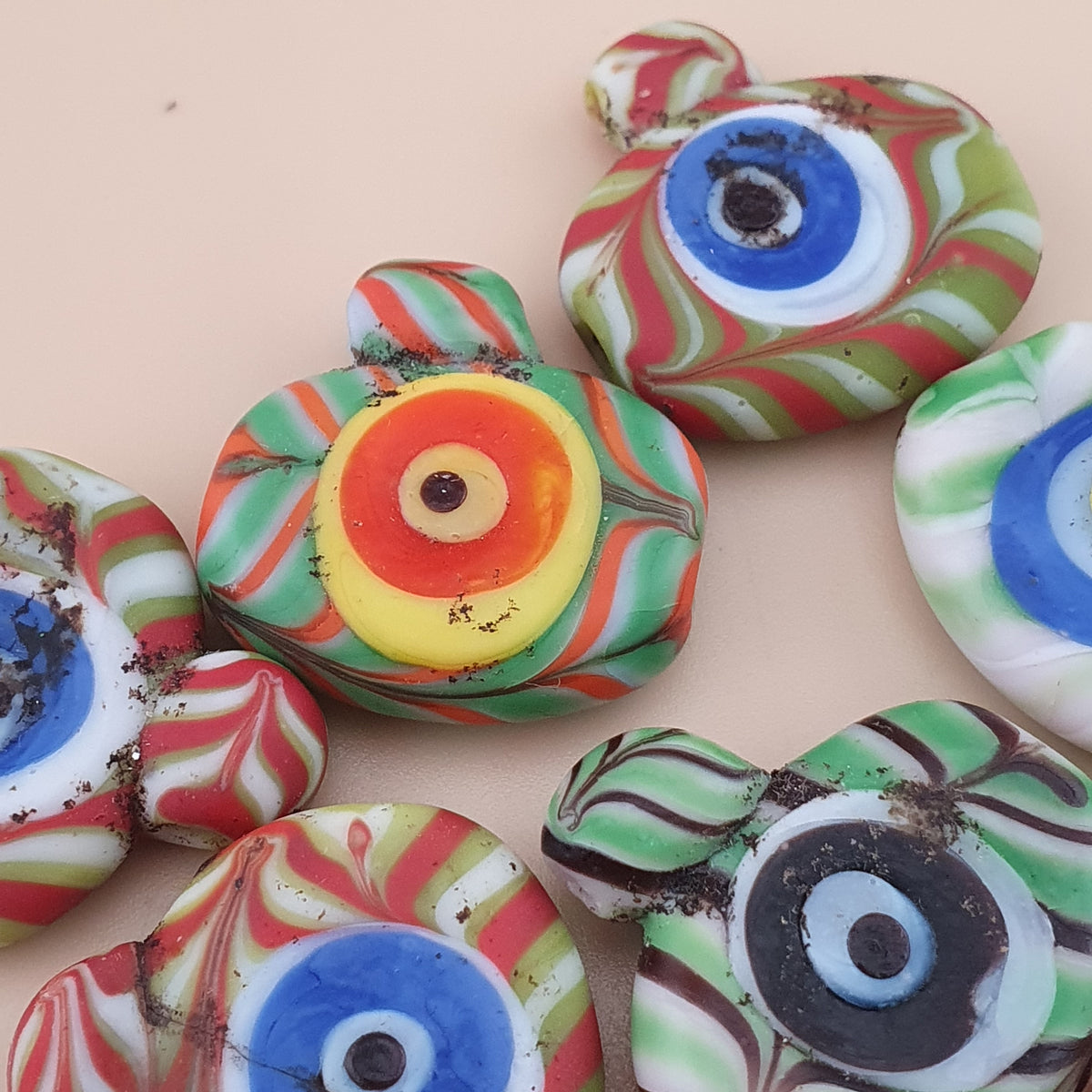 Vintage Venetian Style Feather Desgin Eyes Glass Bead Pendant Lot of 8