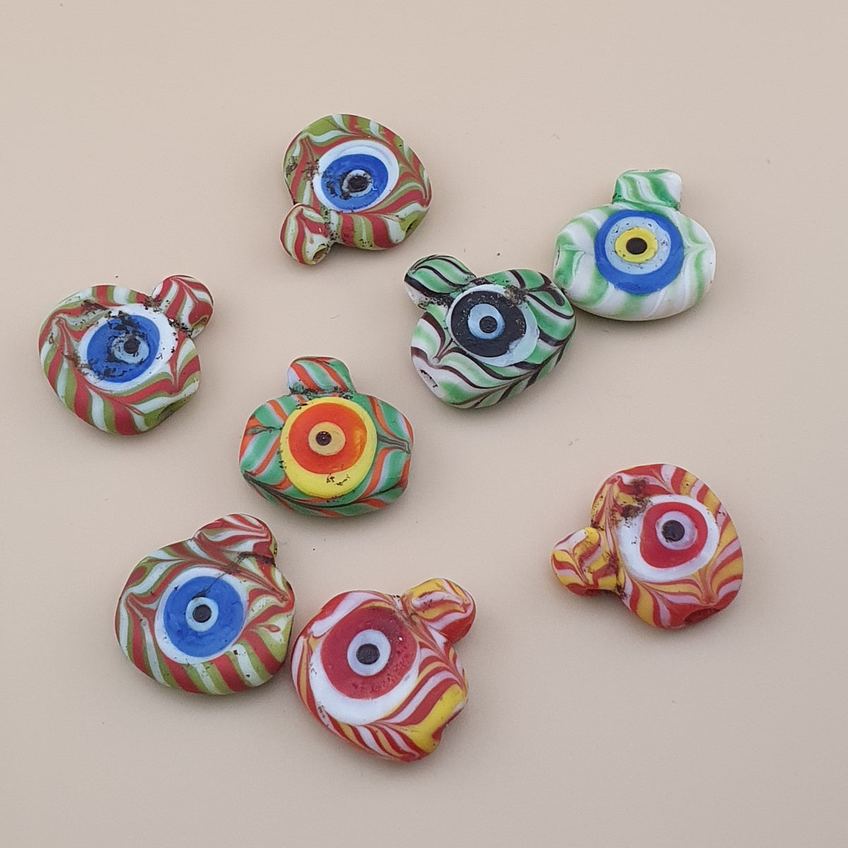 Vintage Venetian Style Feather Desgin Eyes Glass Bead Pendant Lot of 8