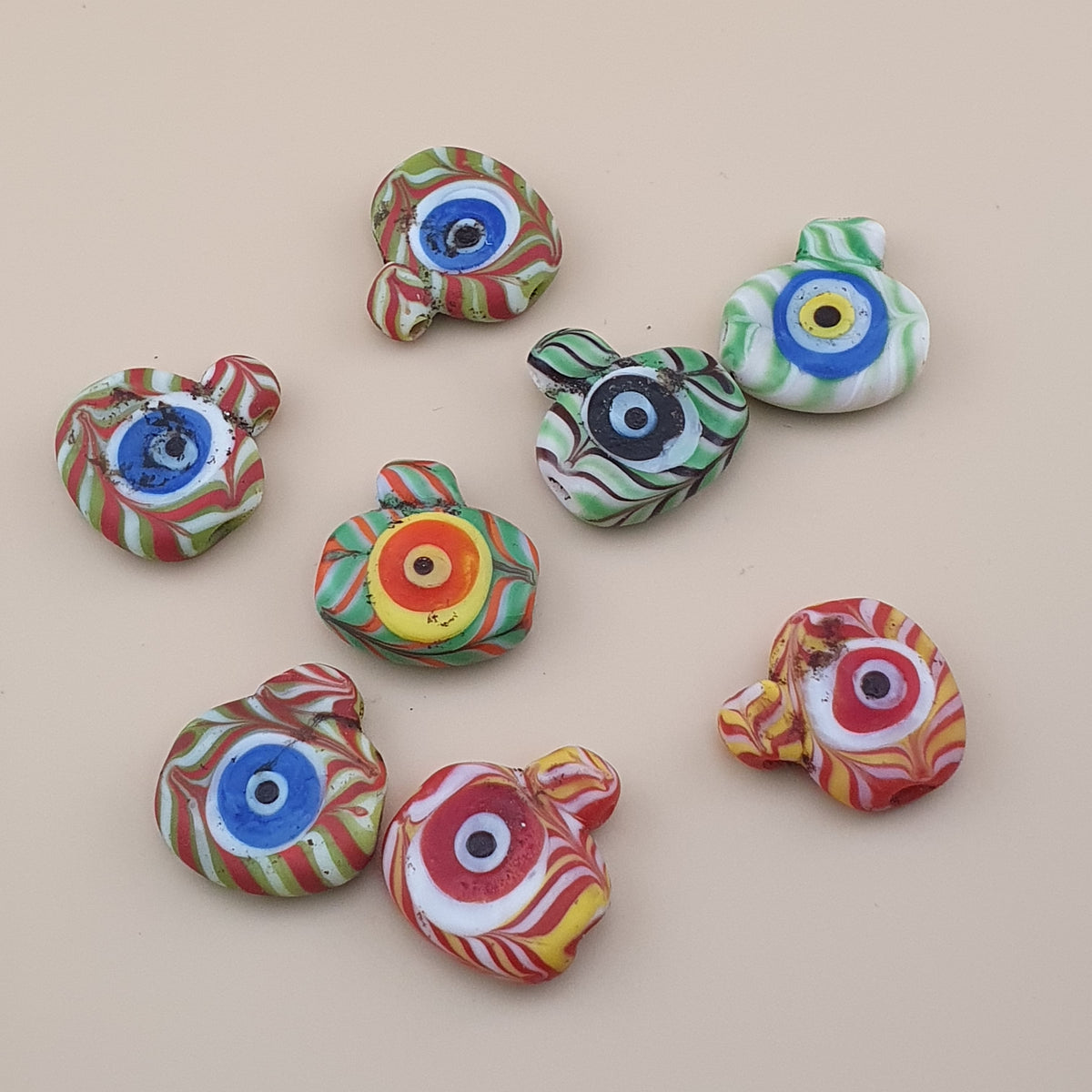Vintage Venetian Style Feather Desgin Eyes Glass Bead Pendant Lot of 8