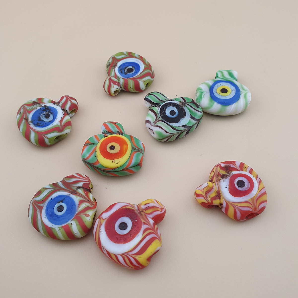 Vintage Venetian Style Feather Desgin Eyes Glass Bead Pendant Lot of 8