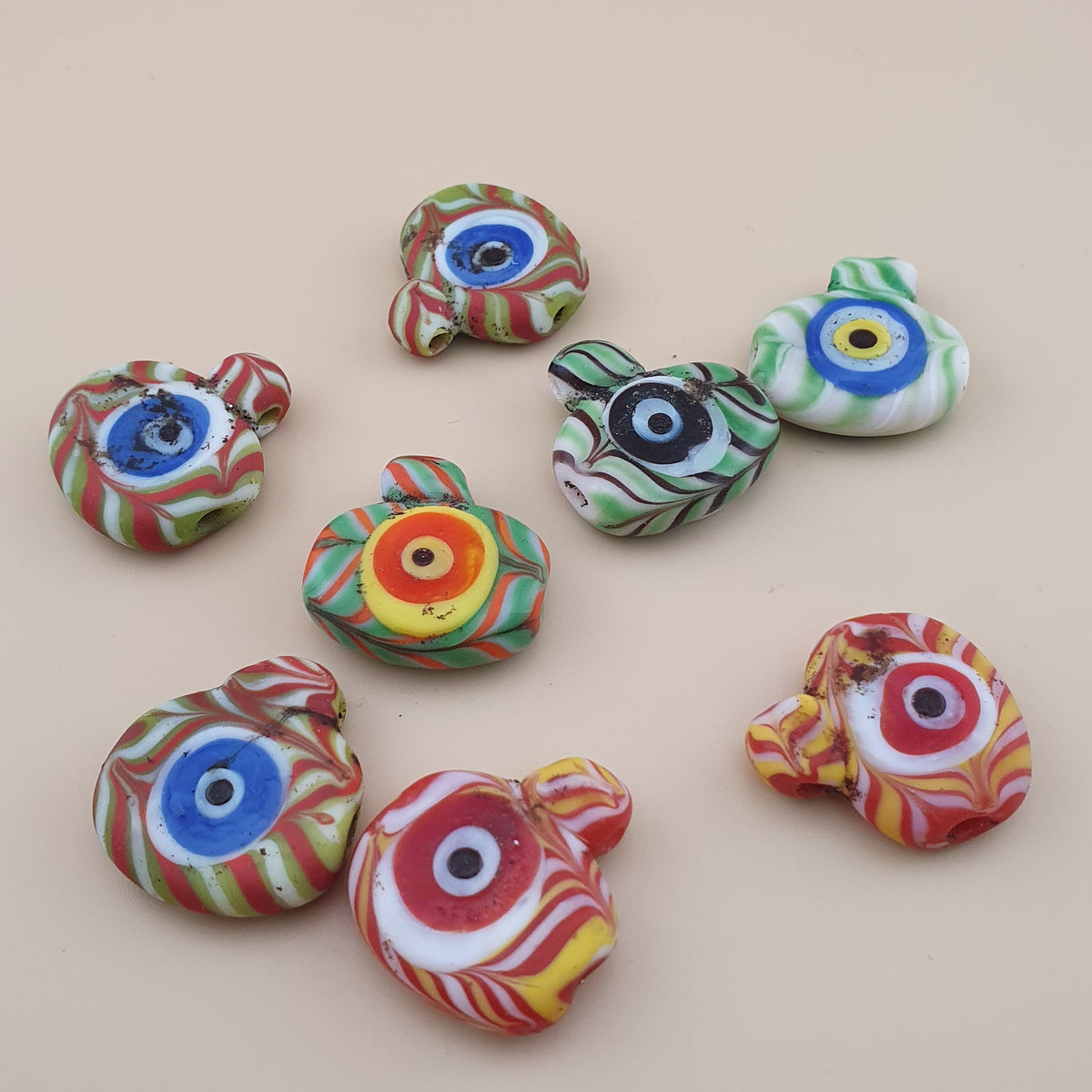 Vintage Venetian Style Feather Desgin Eyes Glass Bead Pendant Lot of 8