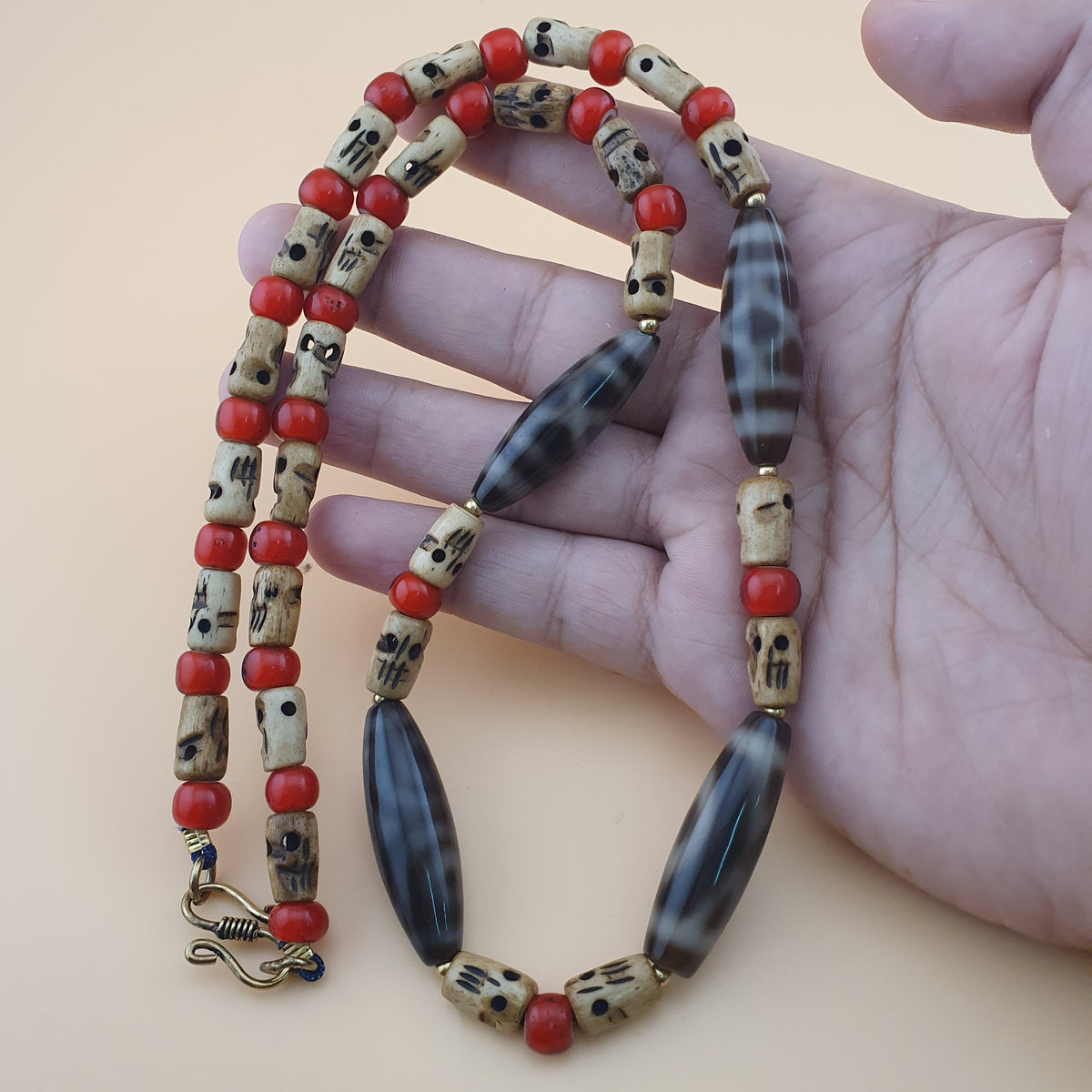 Collier de perles œil en agate de l'Himalaya du Tibet vintage et perles de verre Whiteheart