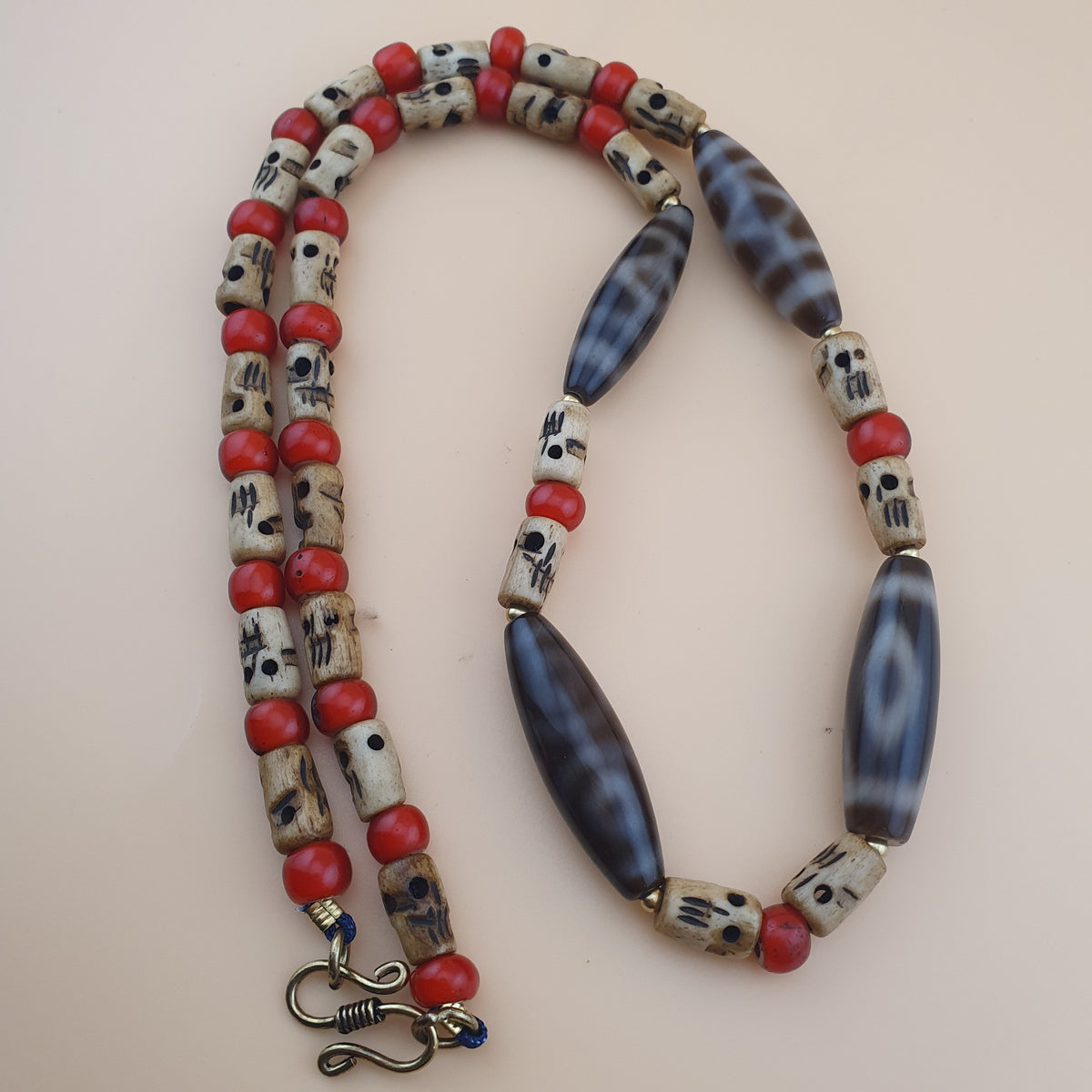 Collier de perles œil en agate de l'Himalaya du Tibet vintage et perles de verre Whiteheart