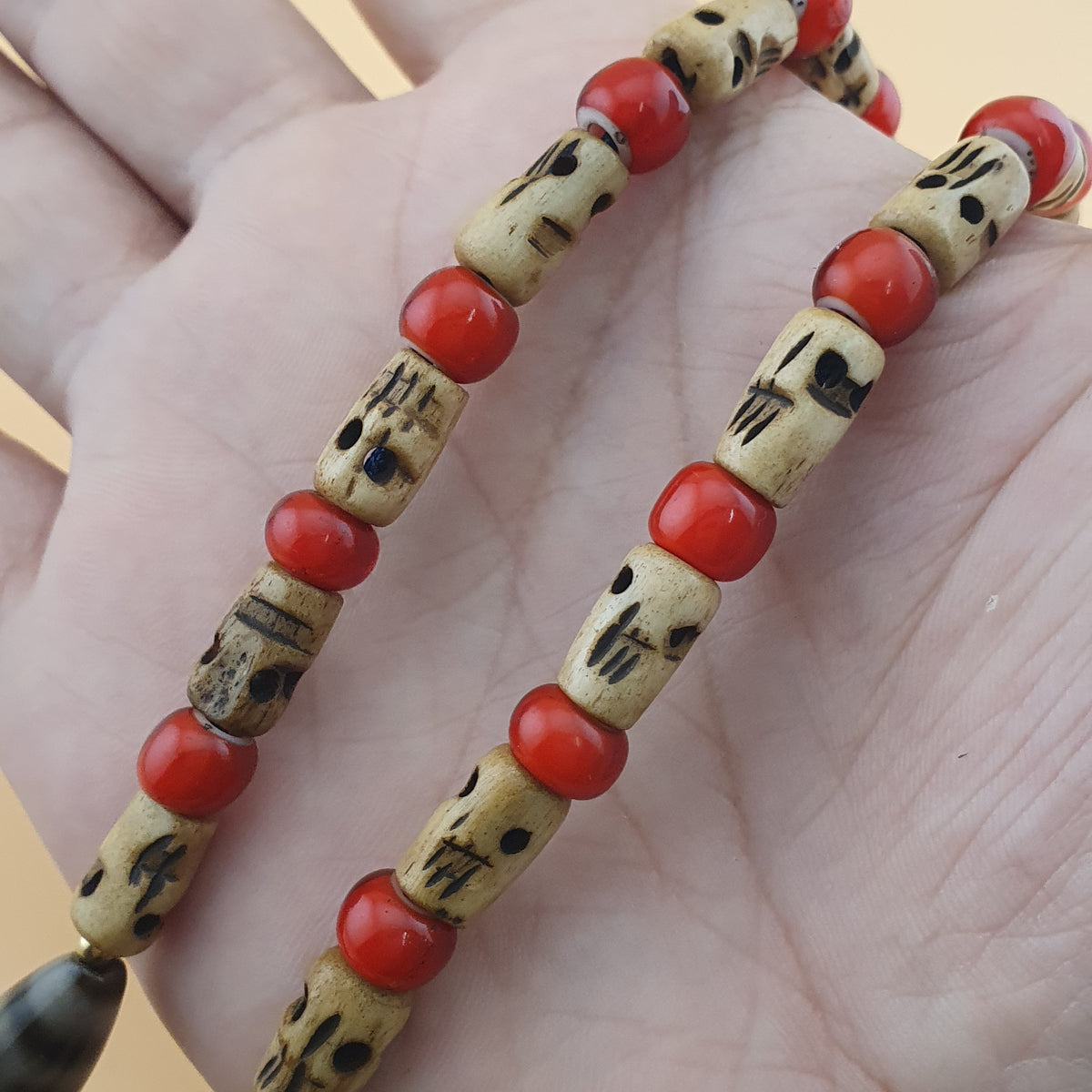 Collier de perles œil en agate de l'Himalaya du Tibet vintage et perles de verre Whiteheart