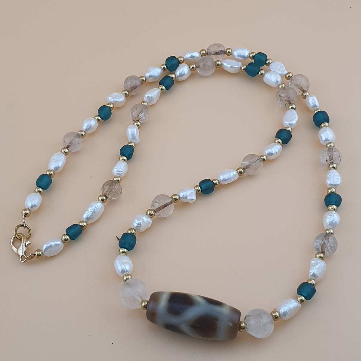 Collier de perles Dzi en agate tibétaine à maillons de chaîne vintage de l'Himalaya avec perles et quartz de l'Himalaya