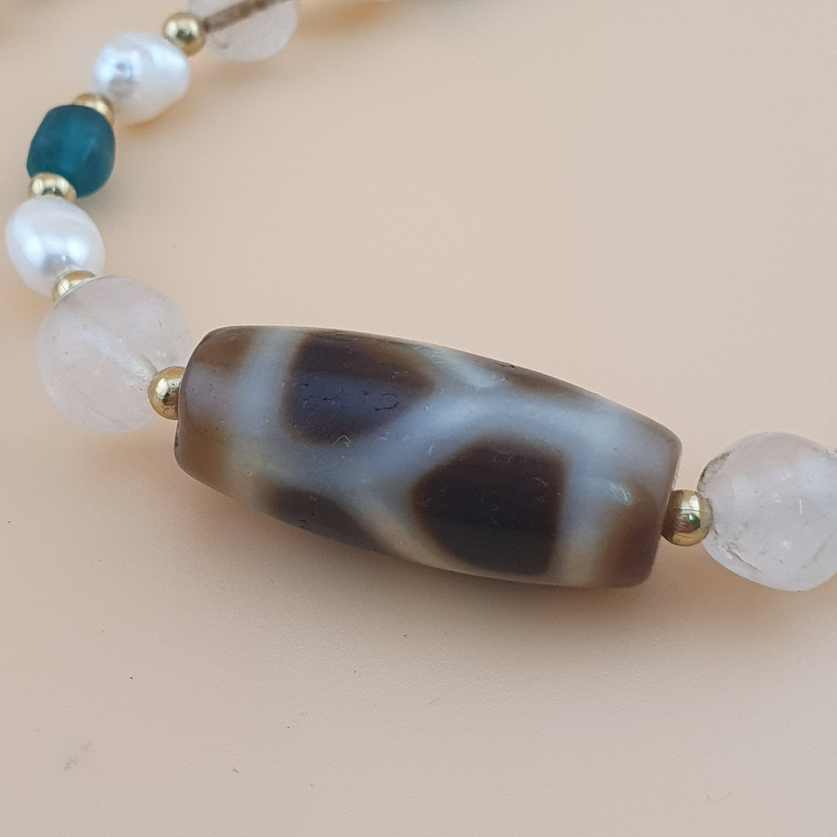 Collier de perles Dzi en agate tibétaine à maillons de chaîne vintage de l'Himalaya avec perles et quartz de l'Himalaya