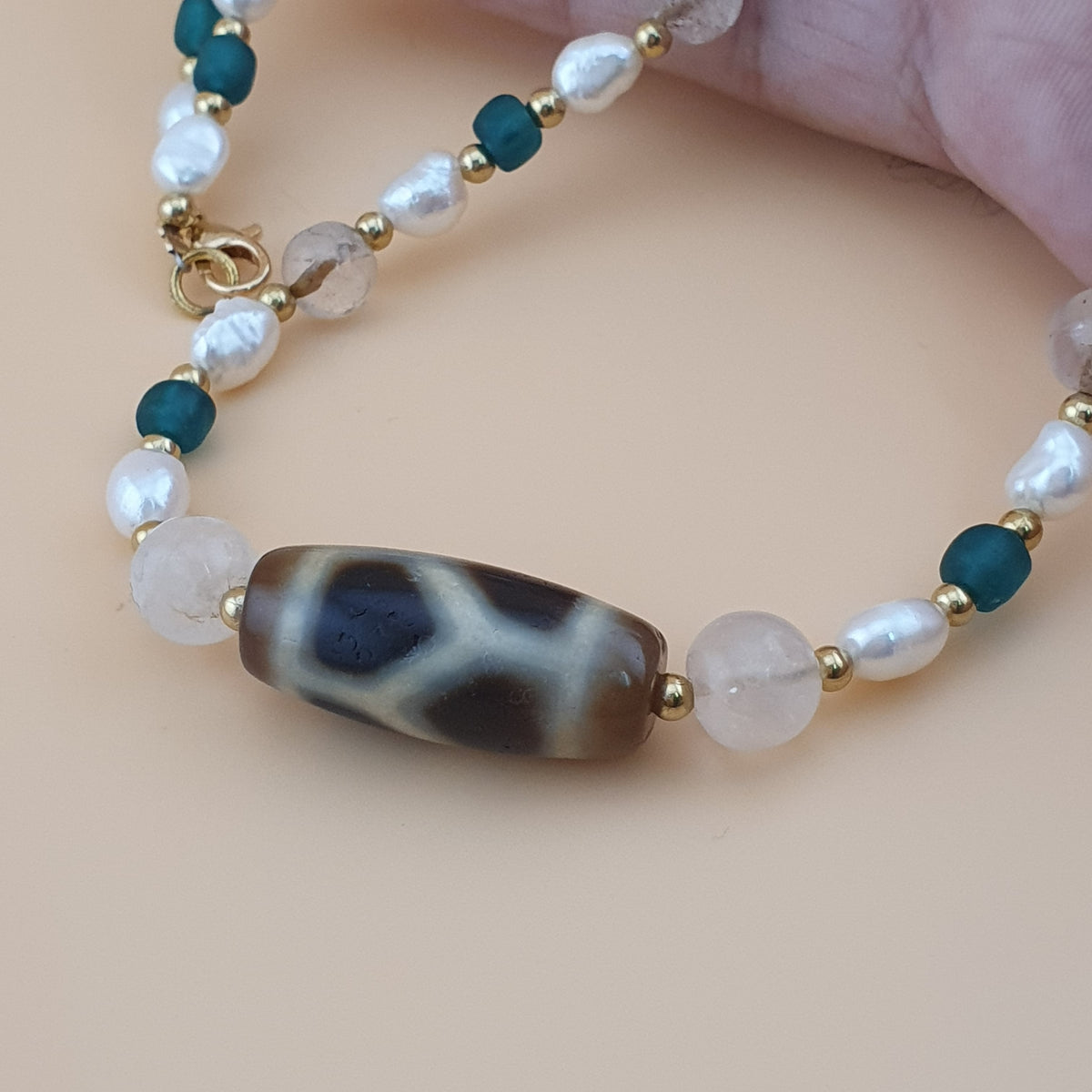 Collier de perles Dzi en agate tibétaine à maillons de chaîne vintage de l'Himalaya avec perles et quartz de l'Himalaya