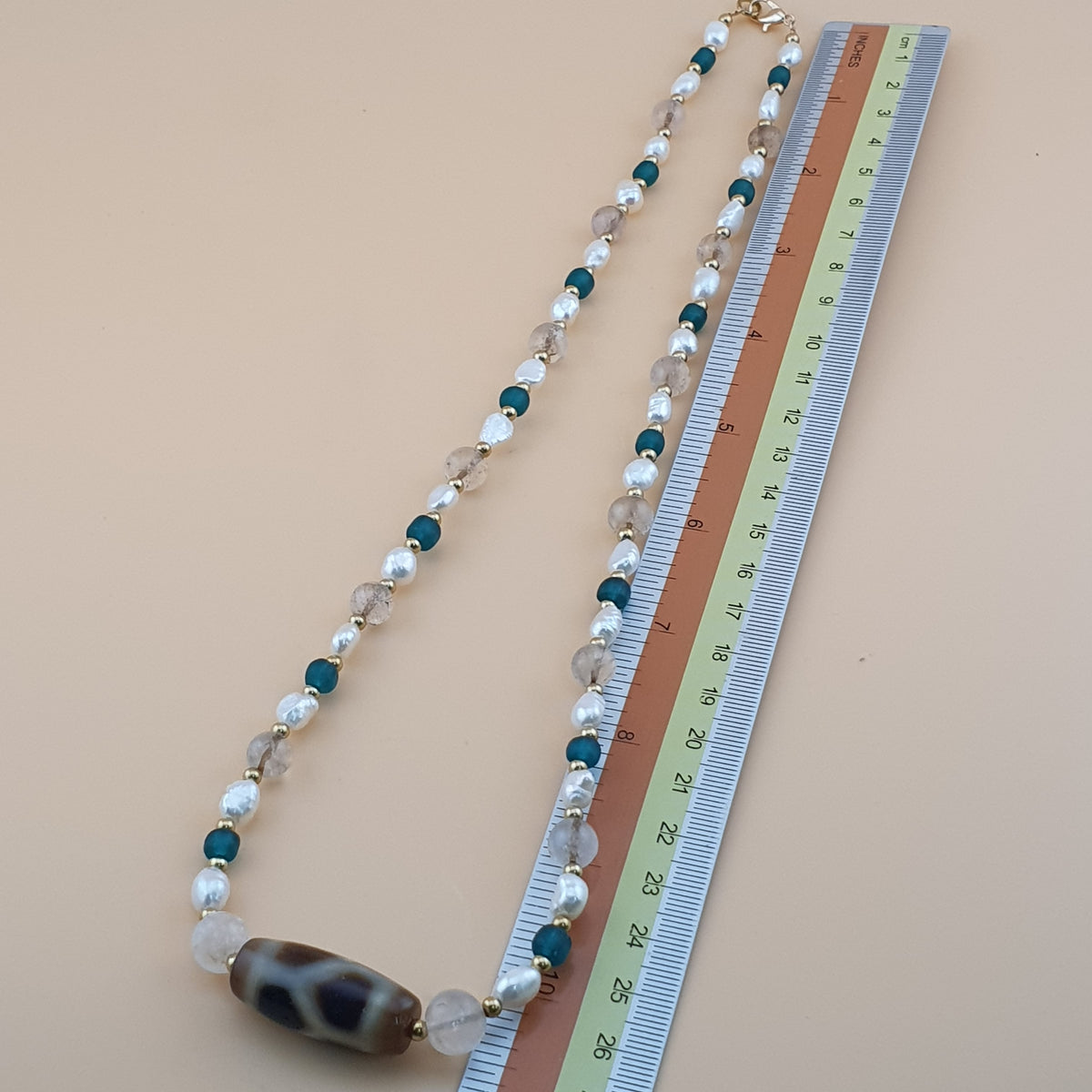 Collier de perles Dzi en agate tibétaine à maillons de chaîne vintage de l'Himalaya avec perles et quartz de l'Himalaya