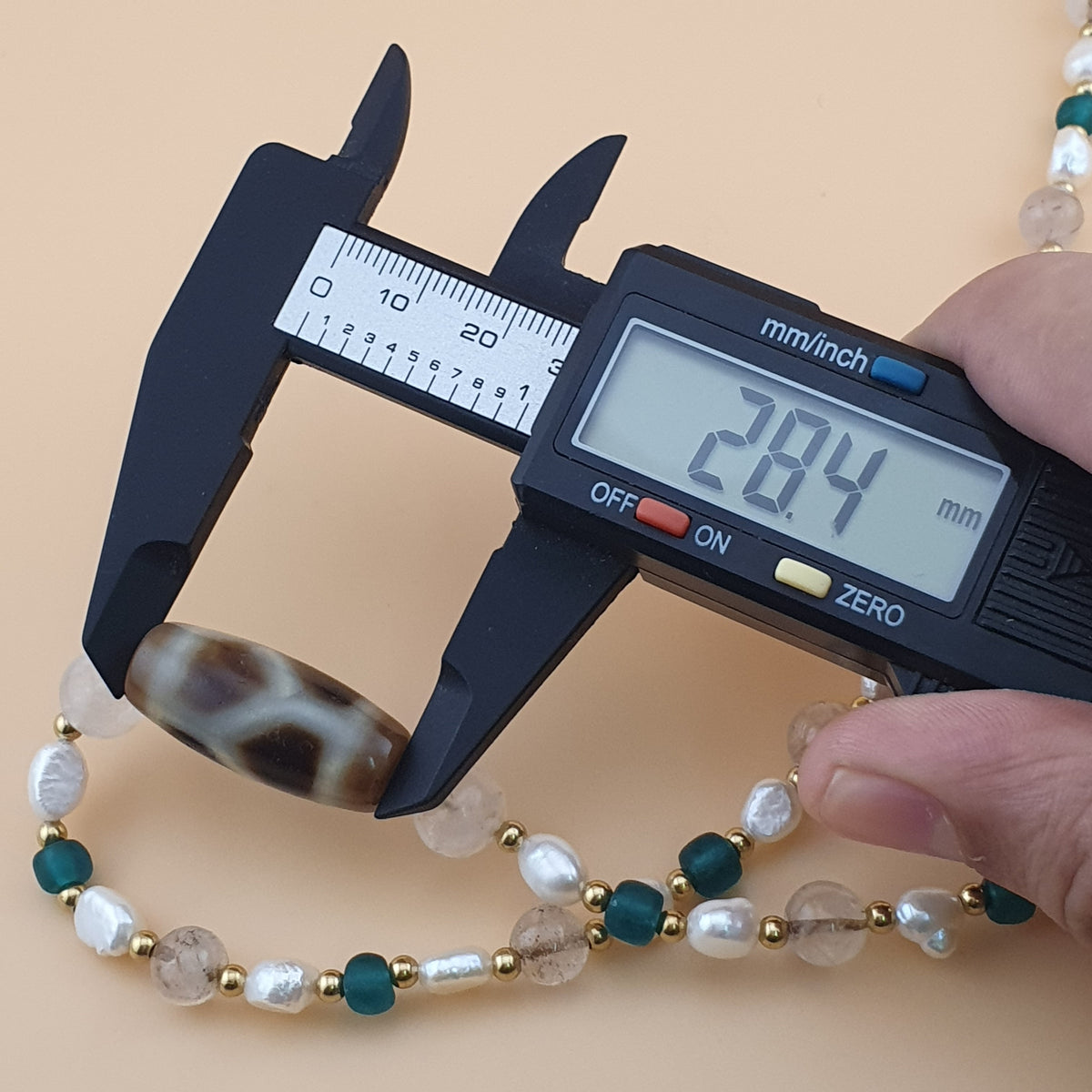 Collier de perles Dzi en agate tibétaine à maillons de chaîne vintage de l'Himalaya avec perles et quartz de l'Himalaya