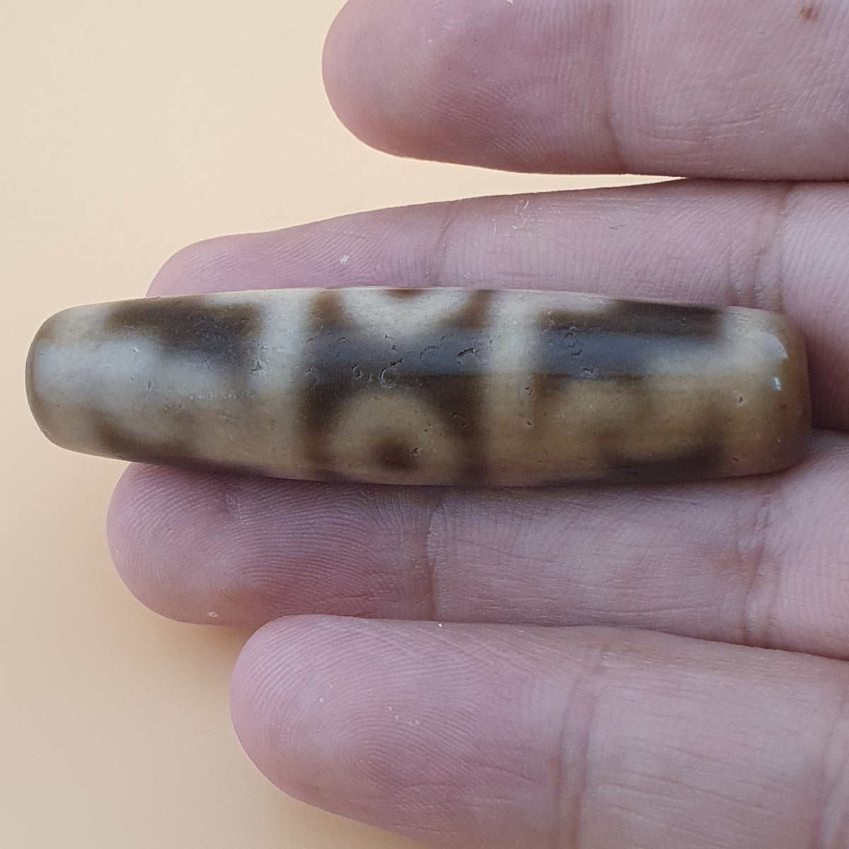 Amulette tibétaine vintage Dzi en agate à 3 yeux et motif unique