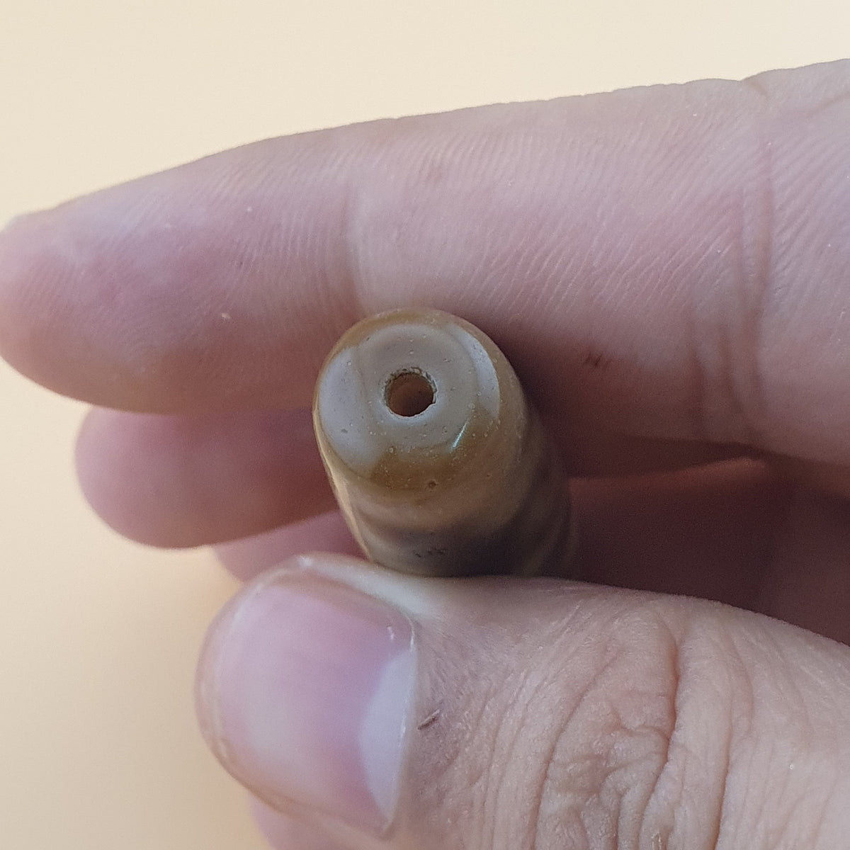 Amulette tibétaine vintage Dzi en agate à 3 yeux et motif unique
