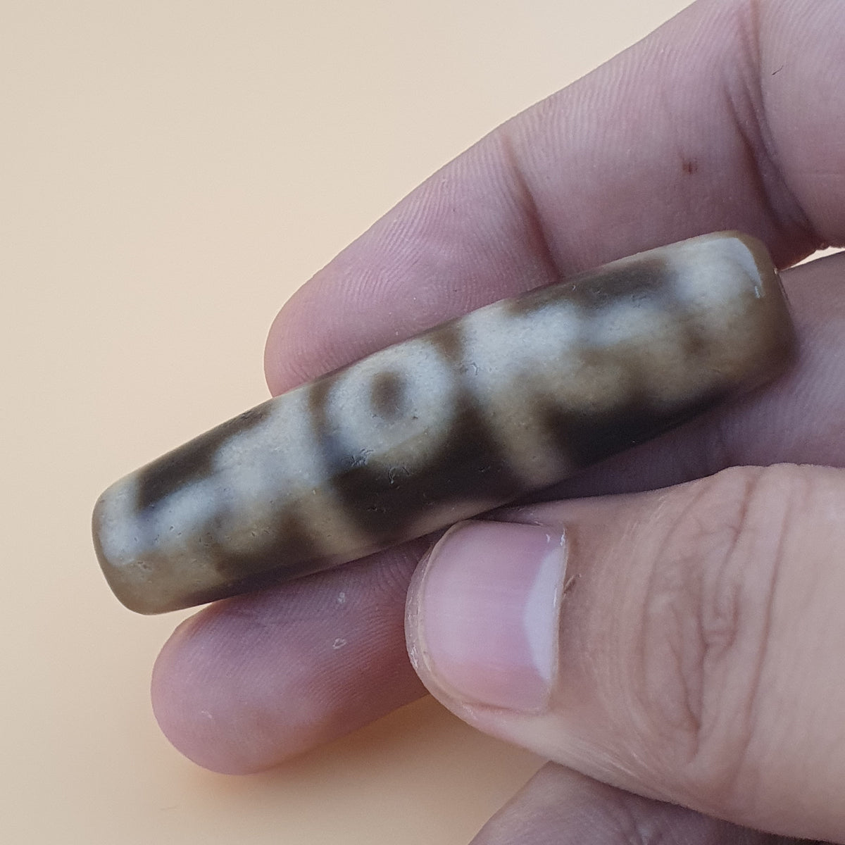 Amulette tibétaine vintage Dzi en agate à 3 yeux et motif unique