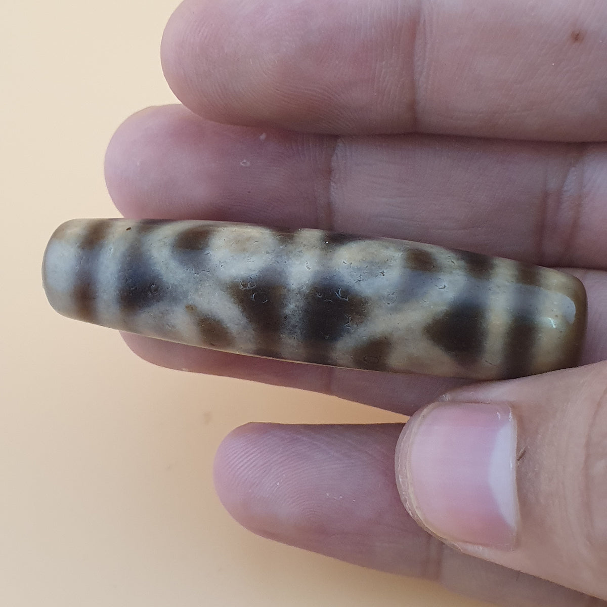 Perle Dzi en Agate du Tibet, Motif Unique, 8 Yeux, Vintage