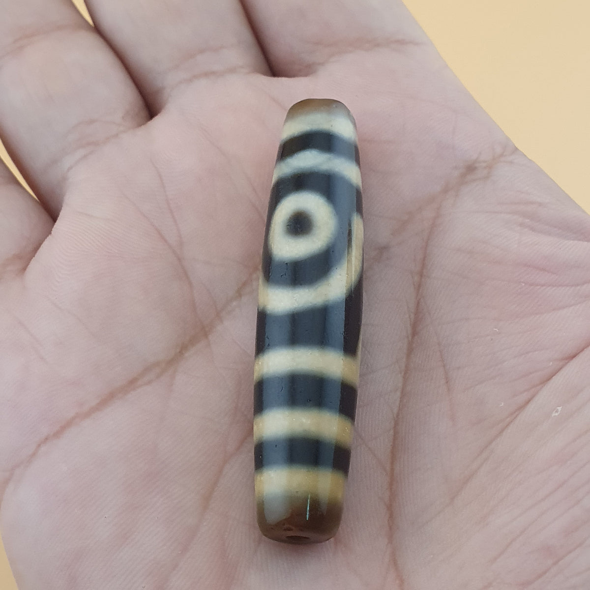 Amulette vintage tibétaine himalayenne en agate à 2 yeux