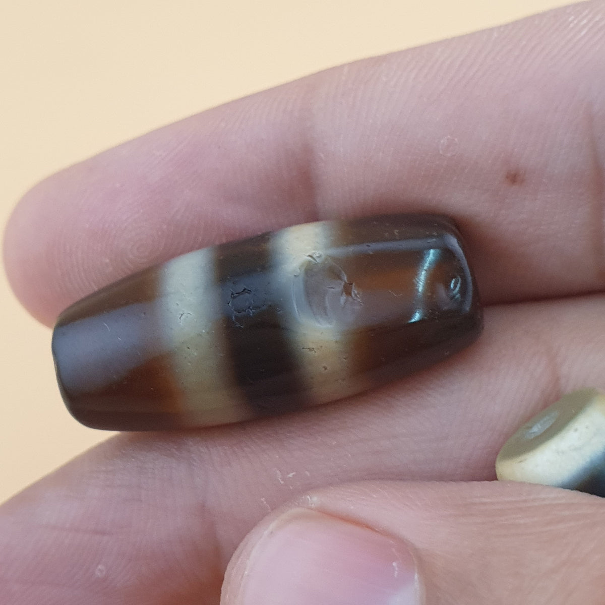 Perles Dzi en agate à motifs variés du Tibet himalayen vintage – Lot de 3