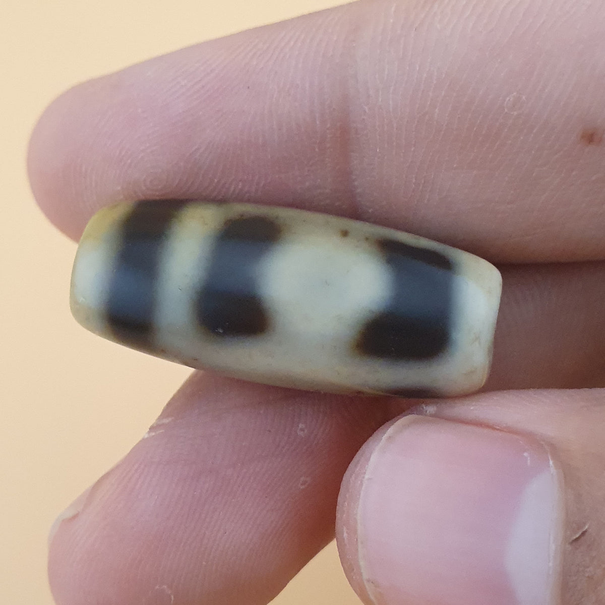 Perles Dzi en agate à motifs variés du Tibet himalayen vintage – Lot de 3