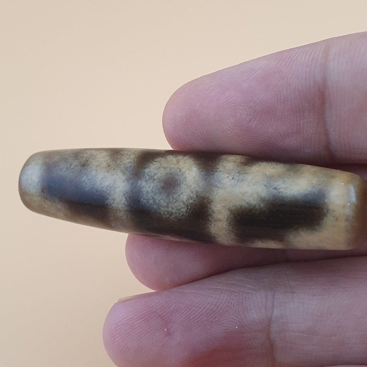 Amulette vintage en perle Dzi agate 3 yeux, motif unique de l'Himalaya
