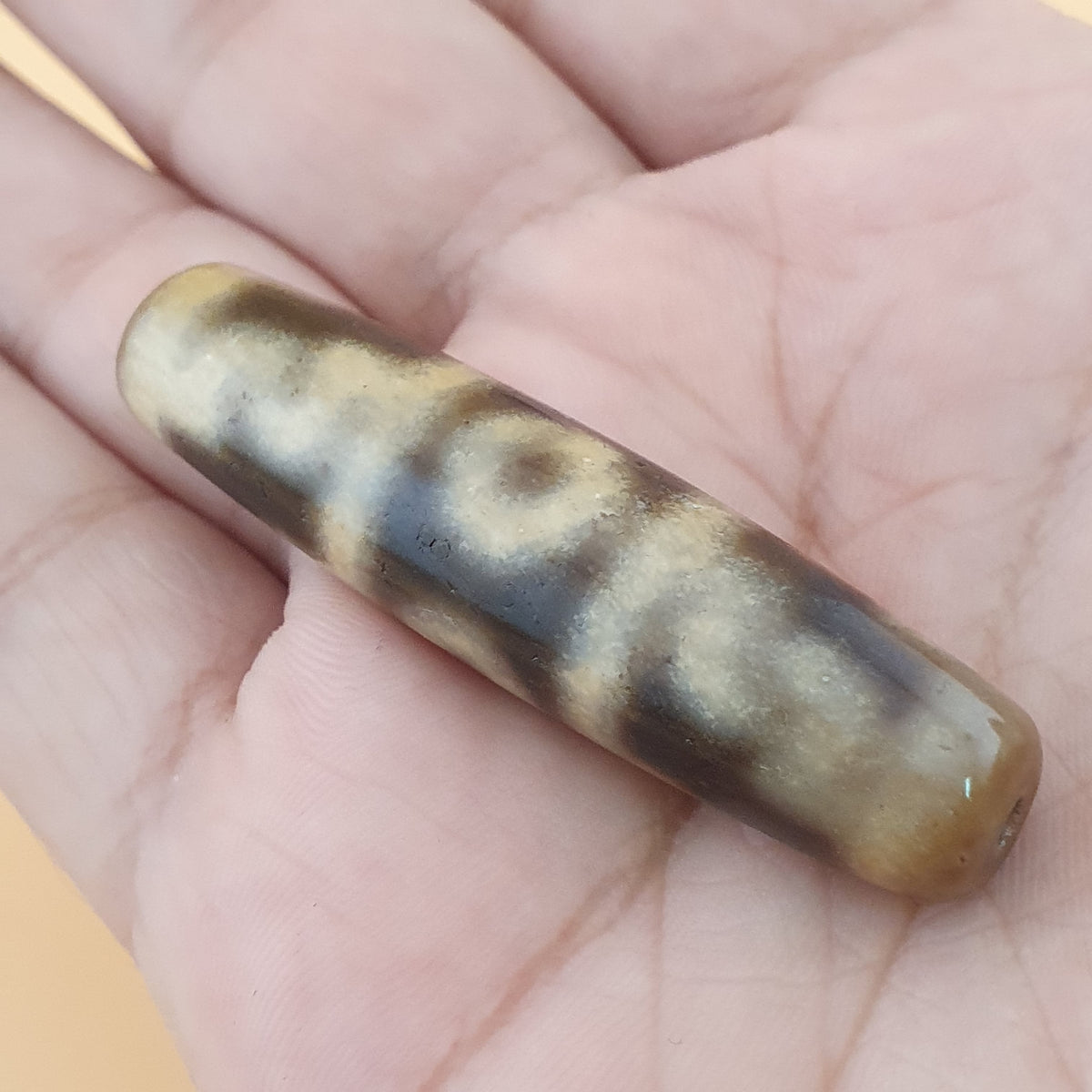 Amulette vintage en perle Dzi agate 3 yeux, motif unique de l'Himalaya