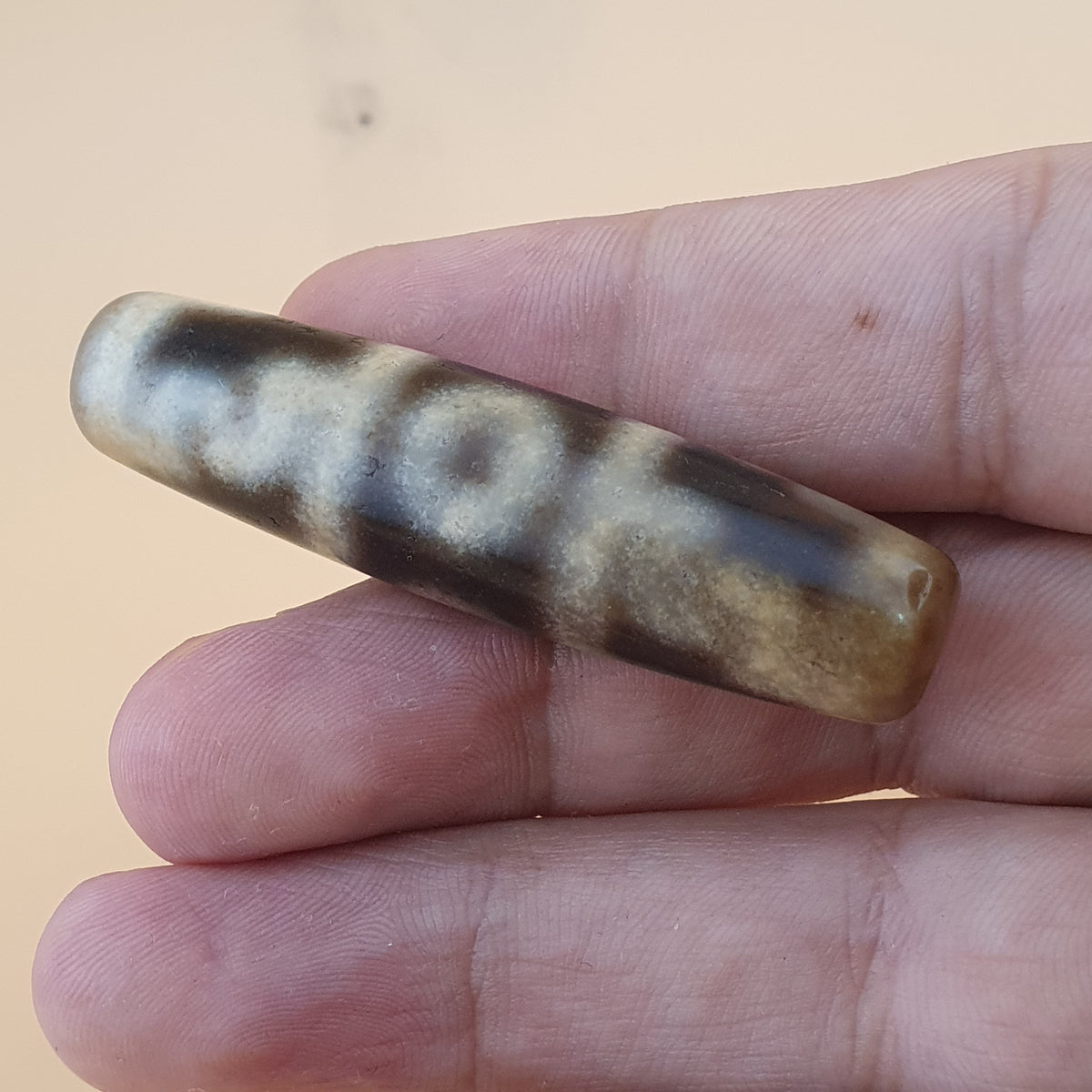 Amulette vintage en perle Dzi agate 3 yeux, motif unique de l'Himalaya