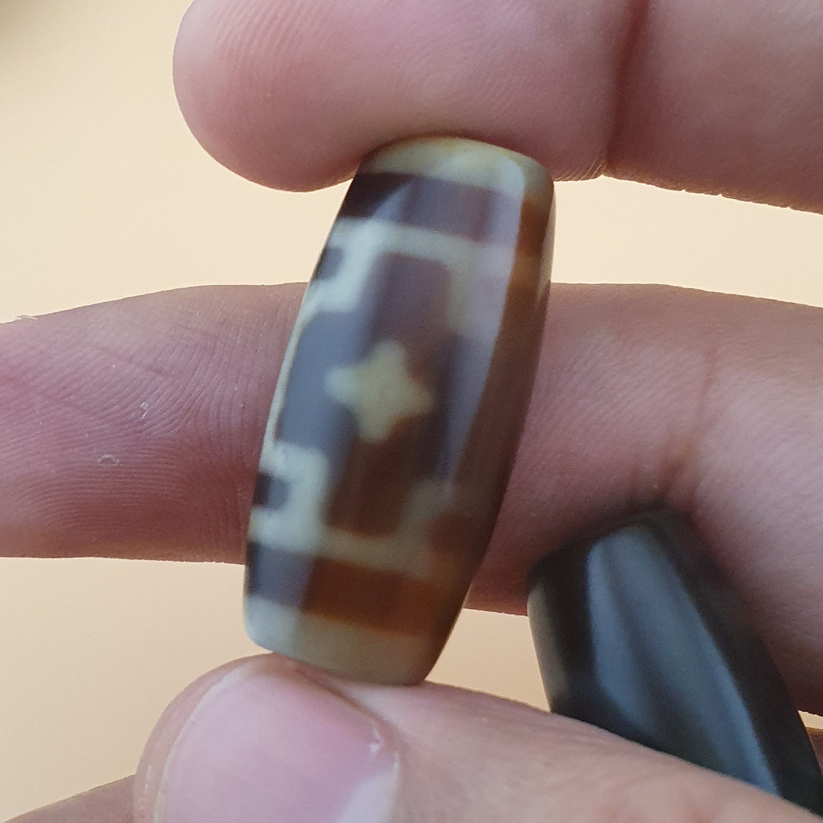 Lot vintage de 3 amulettes Dzi tibétaines en agate de l'Himalaya