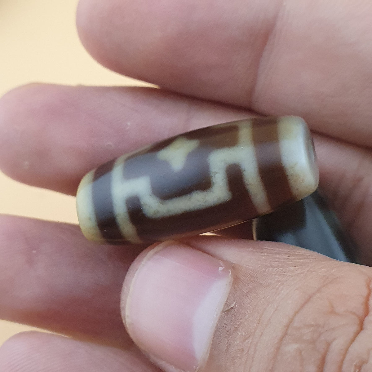 Lot vintage de 3 amulettes Dzi tibétaines en agate de l'Himalaya