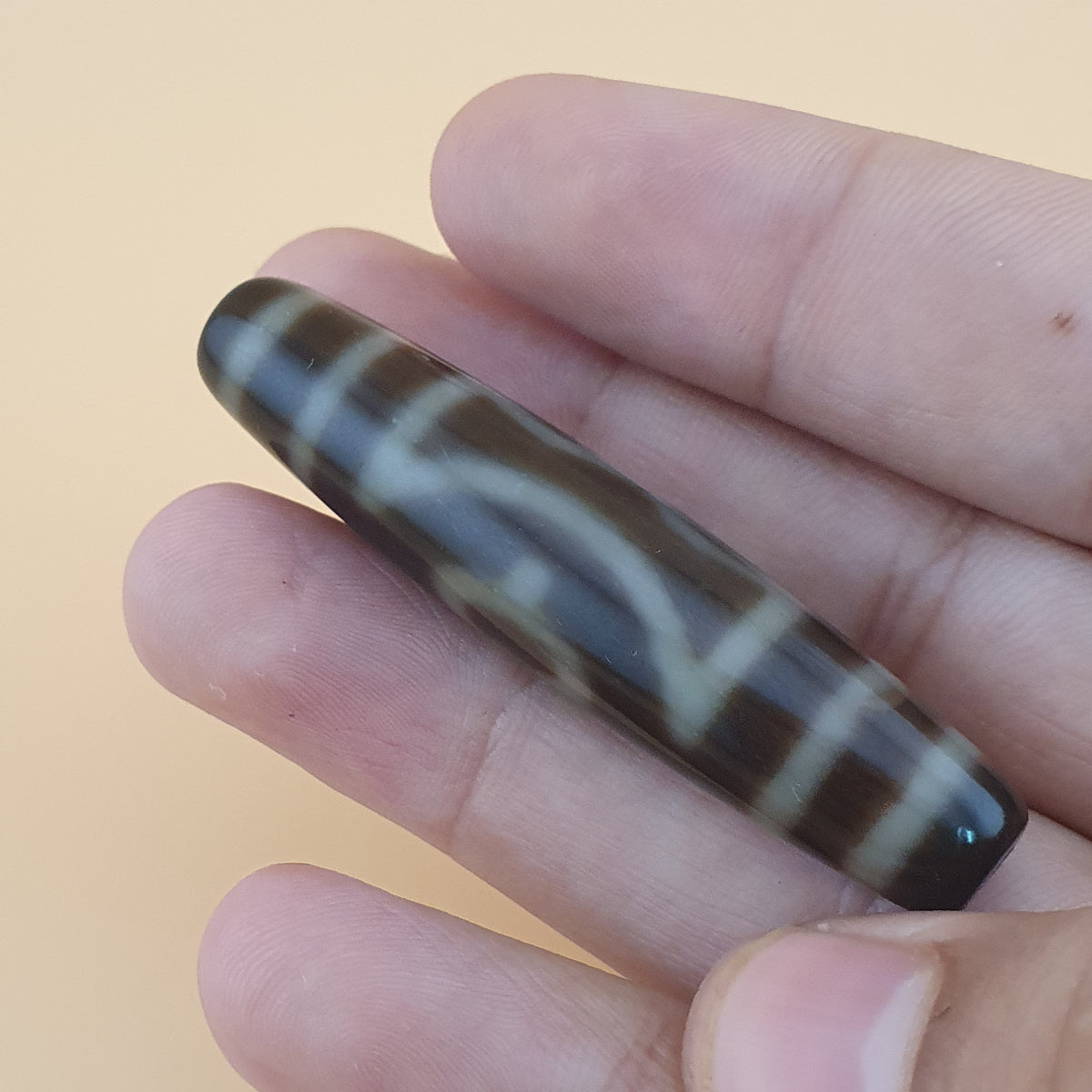 Amulette perle Dzi agate tibétaine de l'Himalaya vintage à 4 yeux