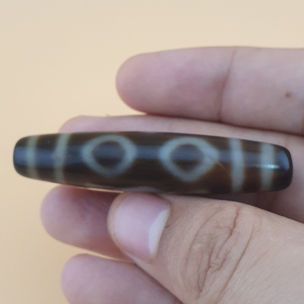 Amulette perle Dzi agate tibétaine de l'Himalaya vintage à 4 yeux